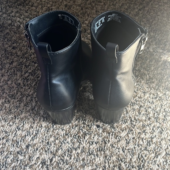 Black boots - Picture 6 of 7